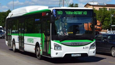 В Астане ввели новые правила посадки и высадки пассажиров в автобусах