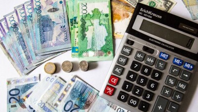 Казахстанские банки теряют объём розничных вкладов