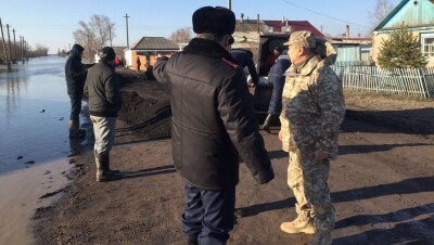 Число эвакуированных в двух районах Акмолинской области превысило 700 человек