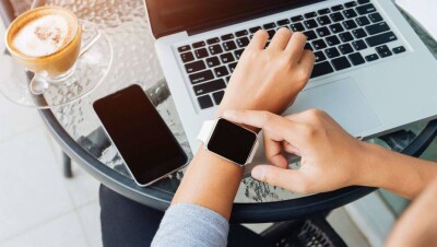 Apple Watch опередили по продажам всю часовую промышленность Швейцарии