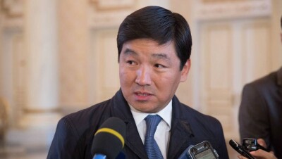 Бауыржан Байбек призвал алматинцев не давать взятки полицейским