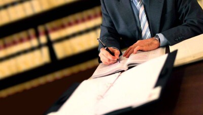 Двух адвокатов Актюбинской коллегии лишили лицензий