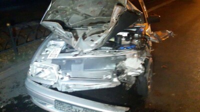 В Алматы улепётывавший от полицейской погони водитель стал виновником двойной аварии