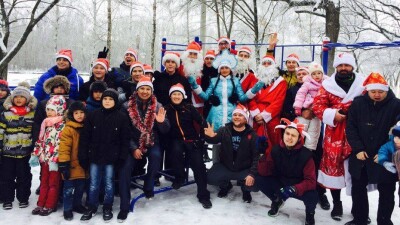 Три десятка Дедов Морозов пробежались по улицам Уральска