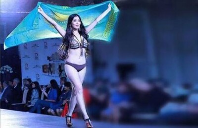 Осуждению в соцсетях подверглось фото девушки в бикини с казахстанским флагом 
