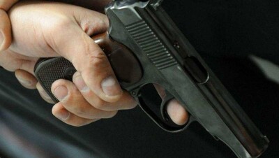 Полицейский выстрелил в своего коллегу в Караганде