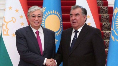 Казахстан предоставил 5 тысяч тонн муки в качестве гуманитарной помощи Таджикистану