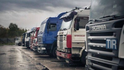 Казахстанских полицейских подозревают в грабеже дальнобойщиков из Таджикистана