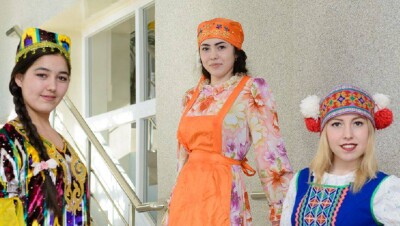 Петропавловские студенты пришли на пары в национальных костюмах