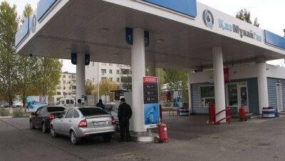 В нескольких регионах Казахстана наблюдается дефицит бензина