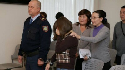 Взяточница из Костаная разрыдалась, услышав неожиданный приговор суда