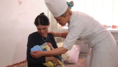 Новорождённый ребёнок шокировал акушеров в Кокшетау