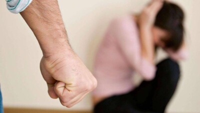 Законопроект о бытовом насилии: защитные предписания дебоширам смогут выносить даже при отказе их жертв от претензий