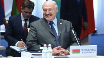 Лукашенко о почётном председателе ВЕЭС Назарбаеве: Мы сможем из него ещё много выжать