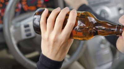 В Кызылорде полицейский заставил автоледи нарушить ПДД и сам оштрафовал её