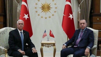США и Турция договорились о приостановке военной операции в Сирии