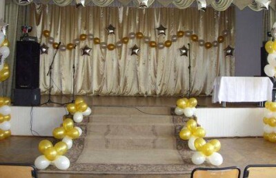 Мать выпускницы упала замертво, читая стихи на торжественной линейке в Шахтинске