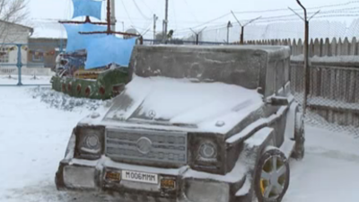 Заключённые в Карагандинской области вылепили Gelandewagen из снега в натуральную величину
