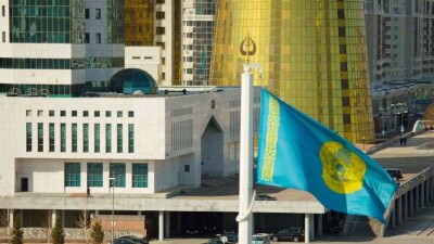 Аскар Мамин определил специальный порядок государственных закупок