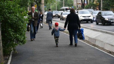 В Алматы до конца года установят 80 новых остановок и отремонтируют 35 км тротуаров