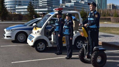 В Казахстане создали туристскую полицию. Сотрудники говорят на английском и ездят на сегвеях
