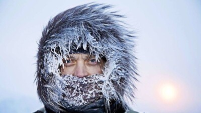Ермекбаев рассказал, в каких случаях и где можно носить одежду, закрывающую лицо