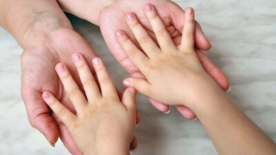 Акимы районов Астаны отчитались о встречах с многодетными матерями