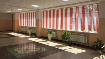 Мектепке перде орнатқан мұғалімге ақшасы қайтарылды, директорға сөгіс берілді. Жаңалықтарға шолу