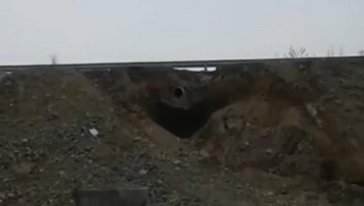 Огромный провал под трассой Алматы - Талдыкорган обнаружил автолюбитель