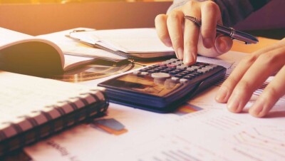 В МОН намерены повысить плату за разработку заданий на ЕНТ за счёт сокращения командировок