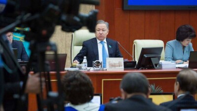"Жиһаз – көпбалалы отбасы табысына жата ма?" Нығматулин лифте журналистке не айтты?