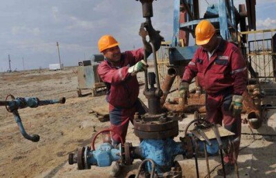 Средняя зарплата нефтяников Атырауской области составляет 220 тысяч тенге
