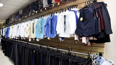 Родители школьников рассказали Сагадиеву о проблемах с выбором ученической формы