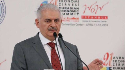 Премьер Турции назвал взаимные угрозы США и России в соцсетях "перепалкой задир"