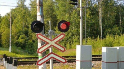 Пассажирский автобус столкнулся с грузовым поездом под Экибастузом