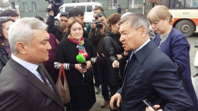 Акиму Семея посоветовали быть настоящим, а "не розовым и красивым"