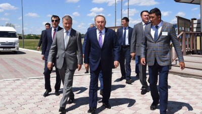 Президент оценил работу Центра роботизированной хирургии в Усть-Каменогорске