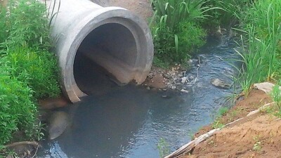 Костанайцы стали свидетелями мощного потока нечистот, устремившихся в Тобол