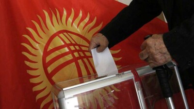 ЦИК Кыргызстана сочинила гимн выборов и придумала акцию "Захвати соседа"