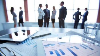 В Казахстане используют аутсорсинг, чтобы уйти от социальной ответственности, считает депутат