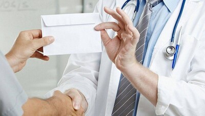 "Крутить больных" призывал главврач одной из больниц Алматы 