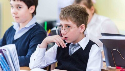 Глава управления образования Астаны рассказал об изменениях в работе школ и детсадов