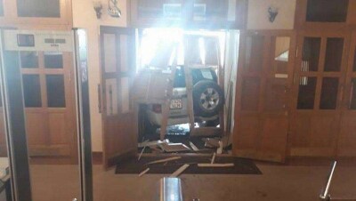 В Актобе арестовали водителя, въехавшего в здание областного акимата