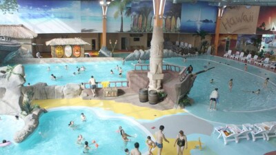 Аквапарк Алматы, где пострадал пятилетний мальчик, не признаёт наличия дефектов на горках 
