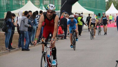 В Астане стартовали международные соревнования по триатлону Ironman 70.3