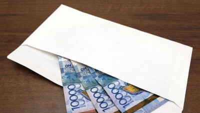 В ЗКО чиновников из отдела образования подозревают в краже 6 млн тенге, выделенных на покупку ноутбуков