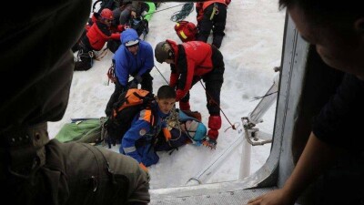 Группа альпинистов попала под камнепад в горах Алматы