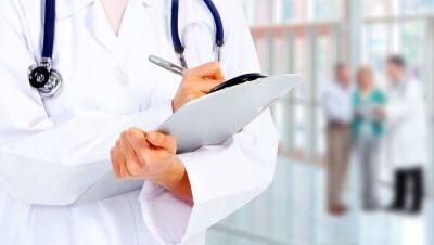 ФОМС: Огромные траты казахстанцев на медуслуги могут привести к бедности 