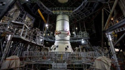 Во Флориде приступили к сборке ракеты NASA для полёта на Луну