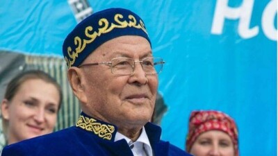 Власти Барнаула поздравили с юбилеем казахстанца, названного в честь этого города